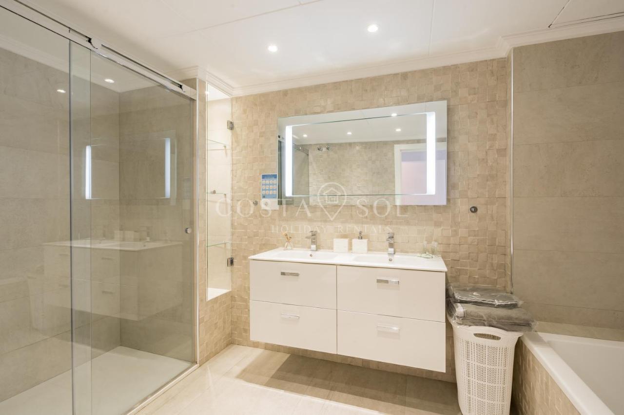 Puerto Marina-Benalmadena Luxury Apartment Dentro De La Isla Bagian luar foto